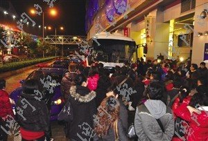 �ڵ��ο����Ӵ��� ���Ű�������Χ������