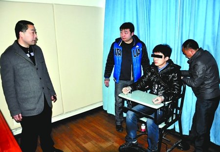 重庆全城搜捕抓获持枪劫匪 刑警特警齐上阵