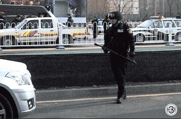 ������ͷ���ӳ�ըҩ�뾯������1Сʱ(��ͼ)