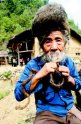 80岁老汉住在大山里26年来首次洗头(组图)