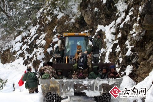 17������Ա����;�б���ѩɽ 50Сʱȫ���ȳ�