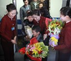 �����߼�Ϊ�׼ܰ��������ع��ÿͰ����뾳����