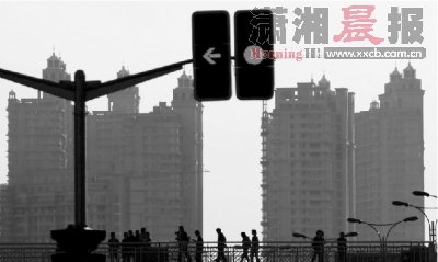 �����г������շ���˰������Ϊ����ȱǮ��